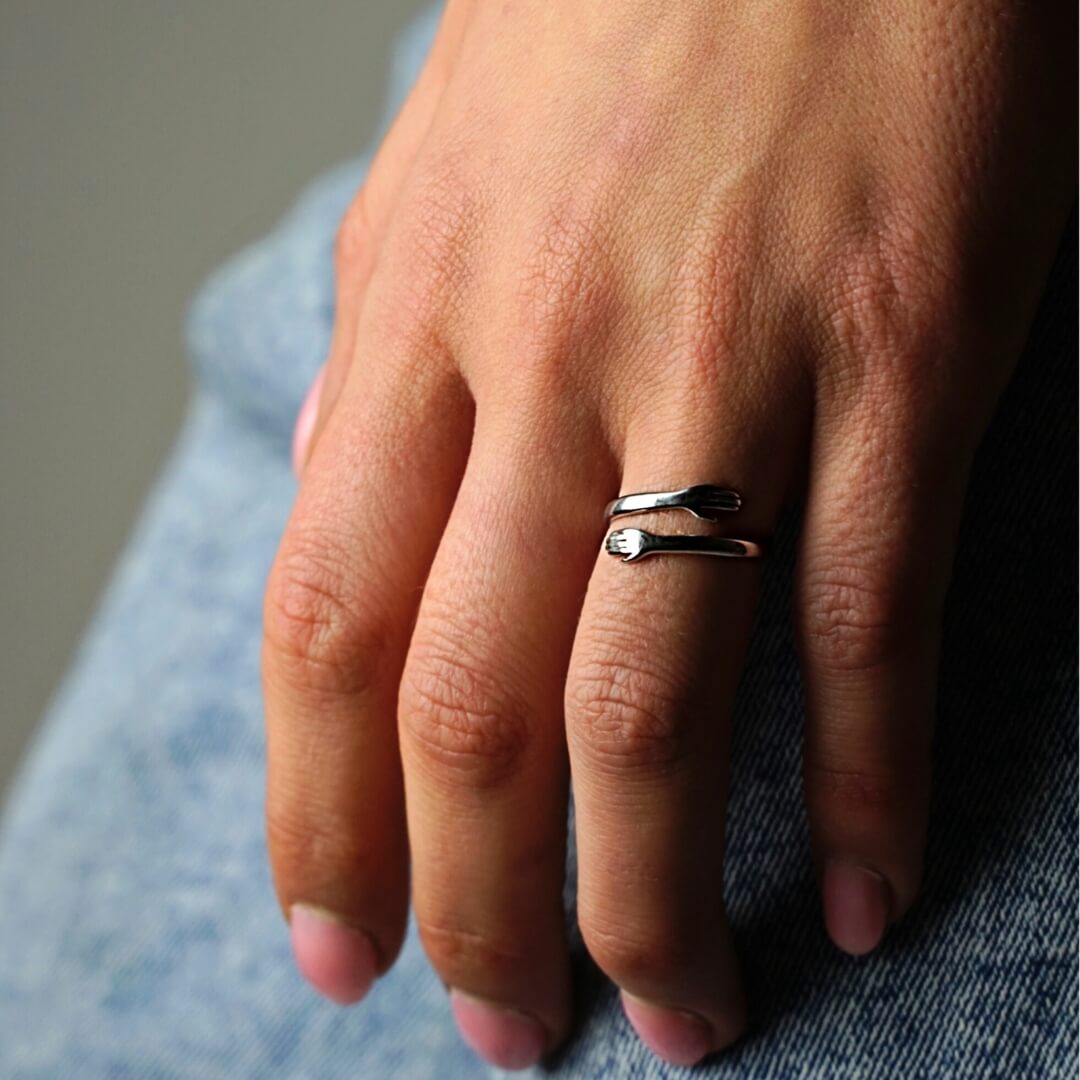 The Lovey Hug Ring